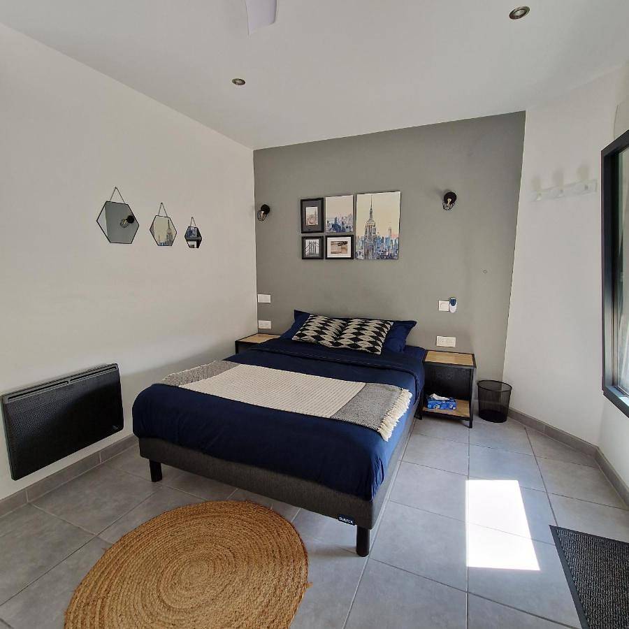 Double Room with Private Bathroom in Ferrières-les-Verreries, Région de Montpellier