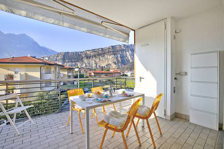 Location de vacances pour 6 personnes, avec piscine et terrasse, animaux acceptés à Torbole