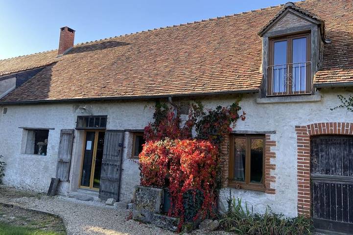 Gîte pour 6 personnes, avec jardin à Concriers