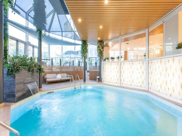 Hôtel pour 2 personnes, avec Terrasse et Jardin ainsi que Piscine et Sauna