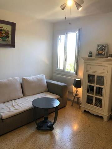 Gîte pour 5 personnes, avec vue ainsi que terrasse et jardin, animaux acceptés à Pontevès
