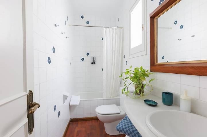 Apartamento entero, Pentahouse Banyoles, dos terrazas, completamente amueblado tiene capacidad para 2 personas in Centro Barcelona, Barcelona