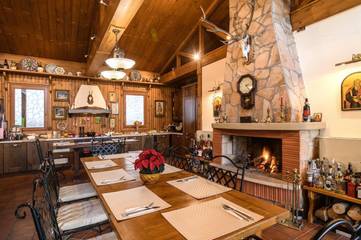 Villa pour 12 personnes, avec sauna et jardin ainsi que piscine et vue, animaux acceptés en Bulgarie