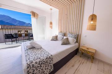 Hôtel pour 2 personnes, avec piscine ainsi que vue et terrasse, animaux acceptés à Montegrosso
