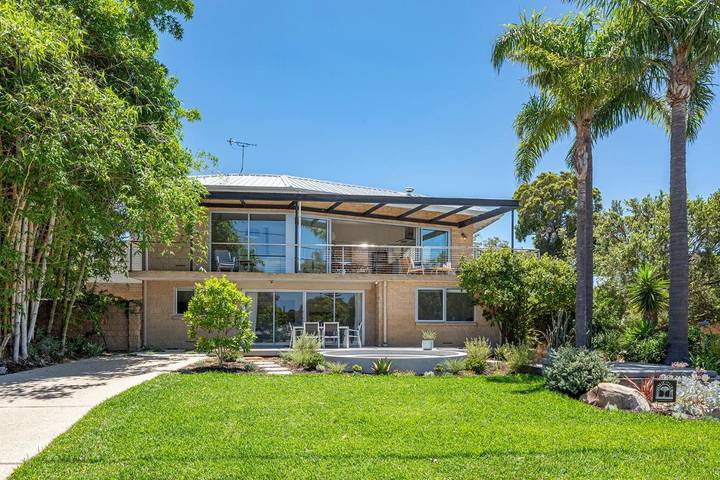 Ferienhaus für 9 Personen, mit Ausblick und Garten - 1