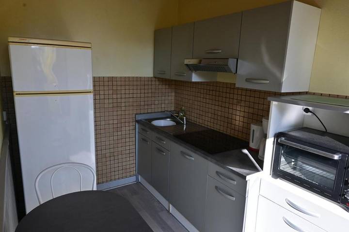 Gîte pour 2 personnes, avec terrasse ainsi que vue et jardin à Drancy - 3