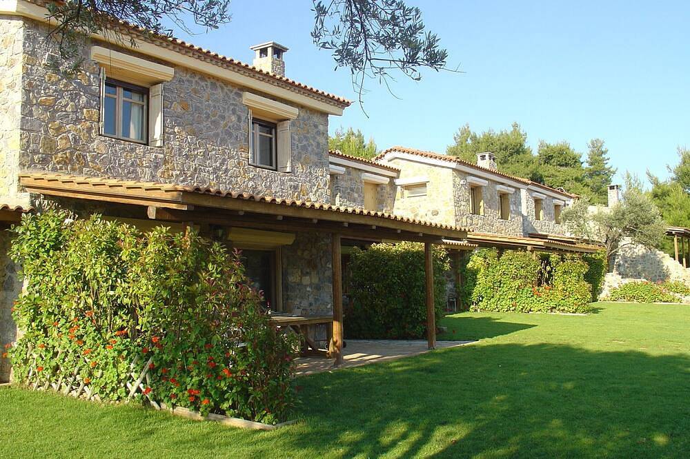 Stone-built villa within a tranquil olive grove - beach 200 meters in Euboea