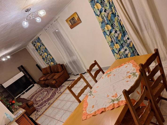 Location de vacances pour 9 personnes, avec vue et jardin, animaux acceptés à Saint-Jean-de-Braye - 2