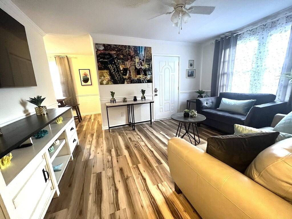 Chill Retreat with Private Yard · Near Downtown in Jacksonville, Duval County