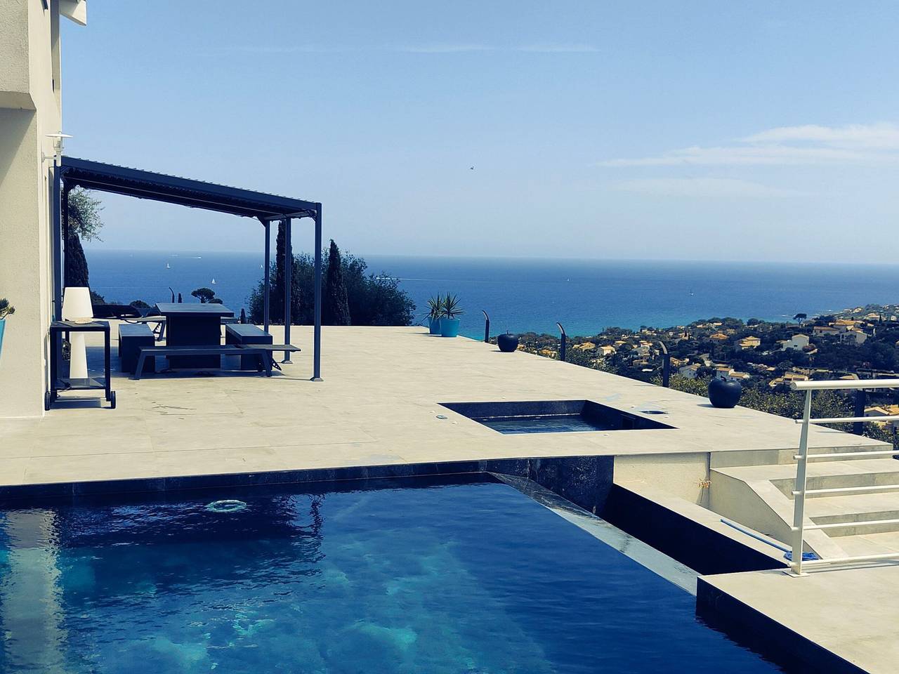 Villa 259 mit Meerblick, Pool und Jacuzzi in Les Issambres, Roquebrune-sur-Argens