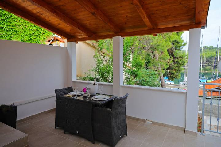 Smještaj za odmor za 2 osoba, s Balkon/terasa u Molat (Zadar)