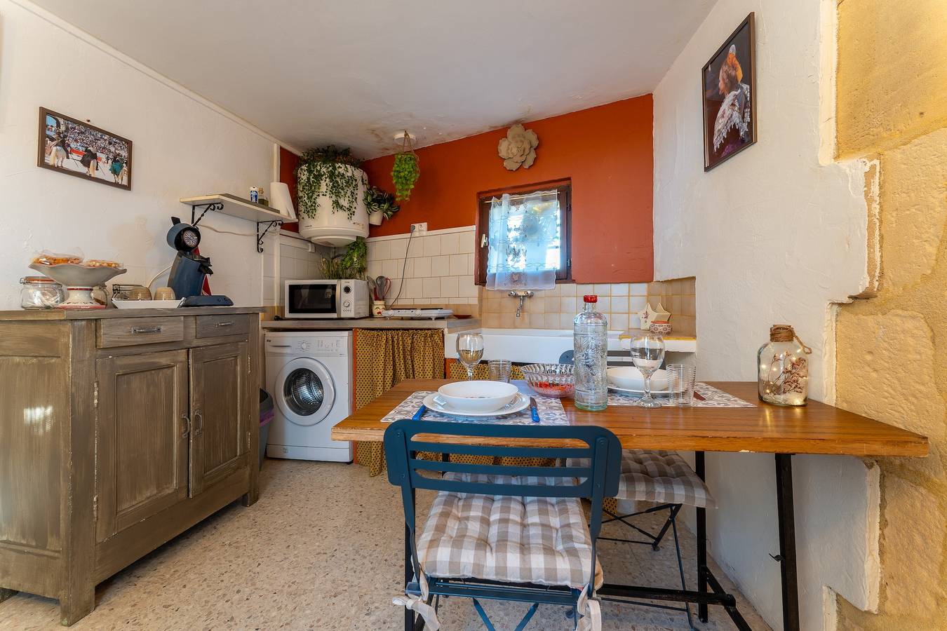 Geheel appartement, Vakantieappartement voor 2 personen met terras in Arles, Middellandse Zeekust (Frankrijk)