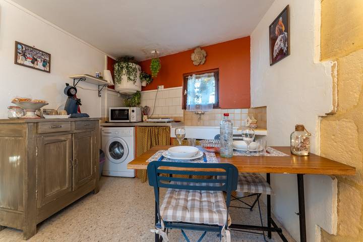 Appartement entier, Mon Petit Cabanon - Studio avec terrasse in Arles, Côte méditerranéenne (France)