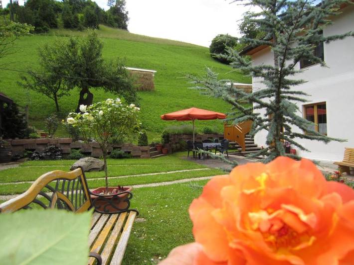 Ferienwohnung für 5 Personen, mit Ausblick und Garten