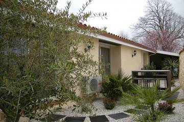 Gîte pour 6 personnes, avec jardin ainsi que terrasse et jacuzzi dans Cartelègue