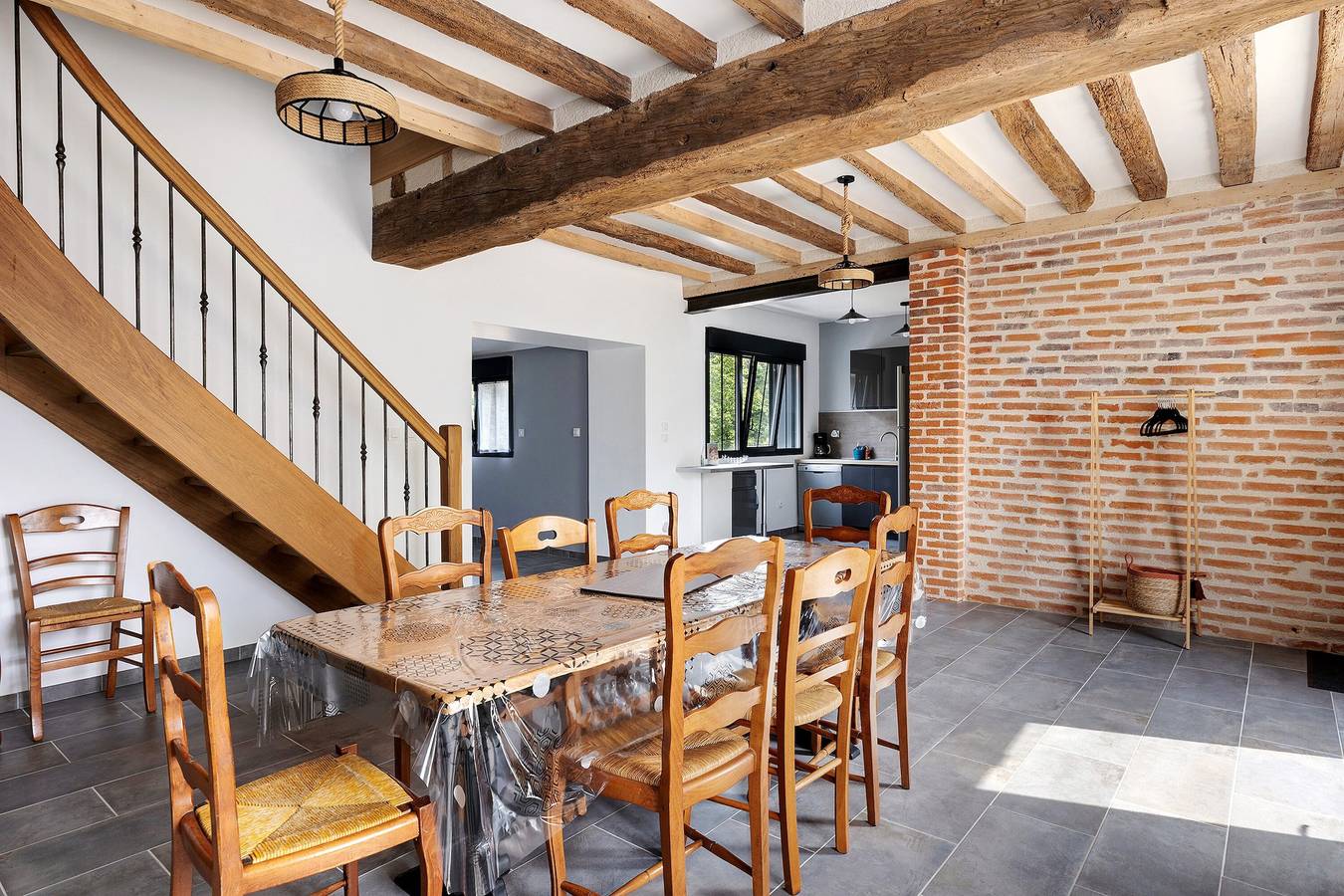 Maison de vacances au calme près de Beauval 10p avec terrasse privée, jardin partagé et Wi-Fi in Selles-sur-Cher, Région de Romorantin-Lanthenay