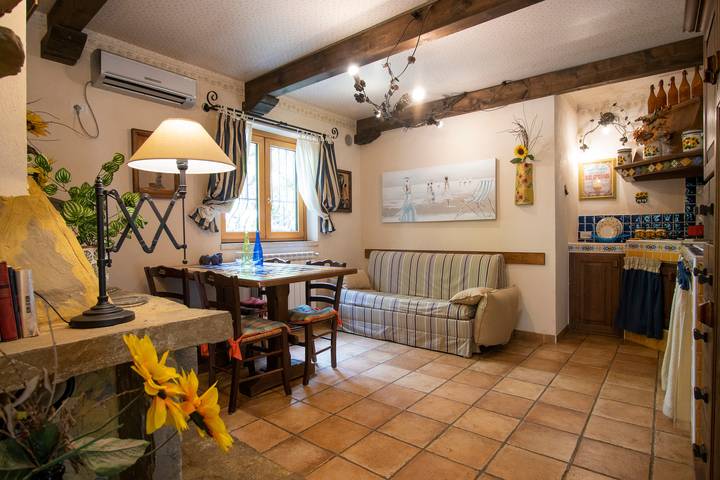 Gîte pour 2 personnes, avec terrasse dans Marina di Camerota