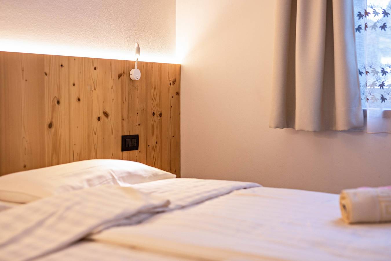 Chalet "Osmar Suite 1" with Mountain View, Balcony & Wi-Fi in Campitello di Fassa, Dolomiti Superski