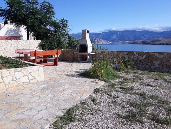 Gîte pour 4 personnes, avec jardin dans Pag - 4