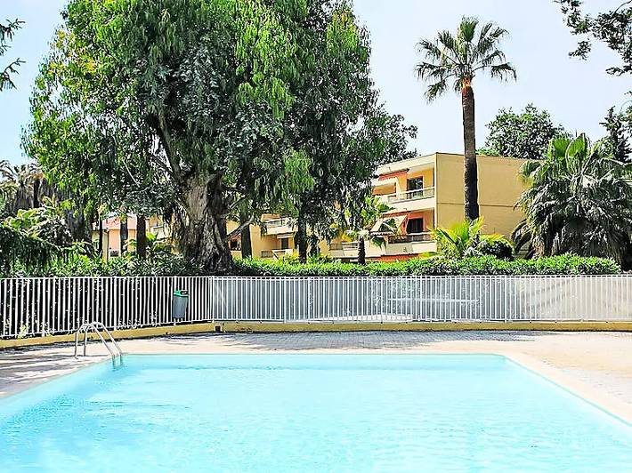 Gîte pour 4 personnes, avec jardin et piscine à Antibes - 4
