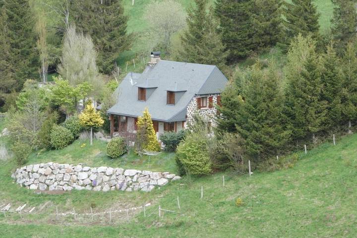 Location de vacances pour 6 personnes, avec jardin et terrasse, animaux acceptés à Le Claux - 3