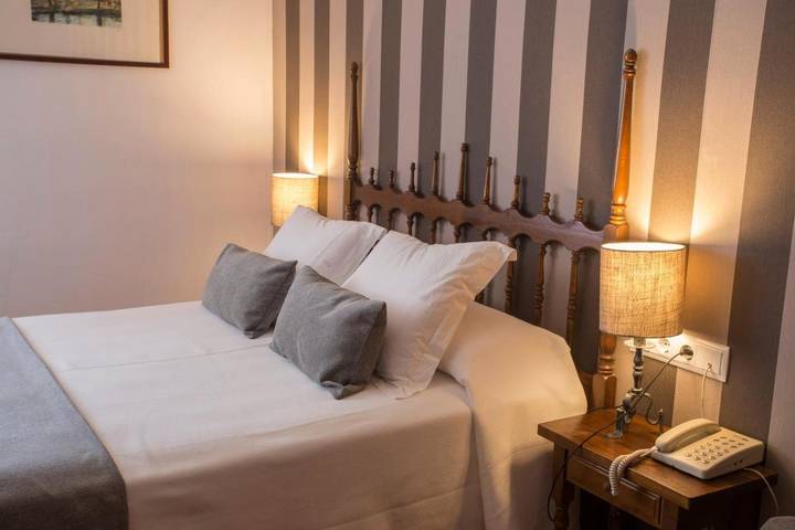 Hôtel pour 10 personnes, avec terrasse ainsi que jardin et jacuzzi à Tremp - 3
