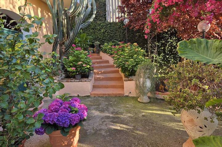 Cozy Apartment for 4 with Private Parking near Rome in Monterotondo, Rome Province