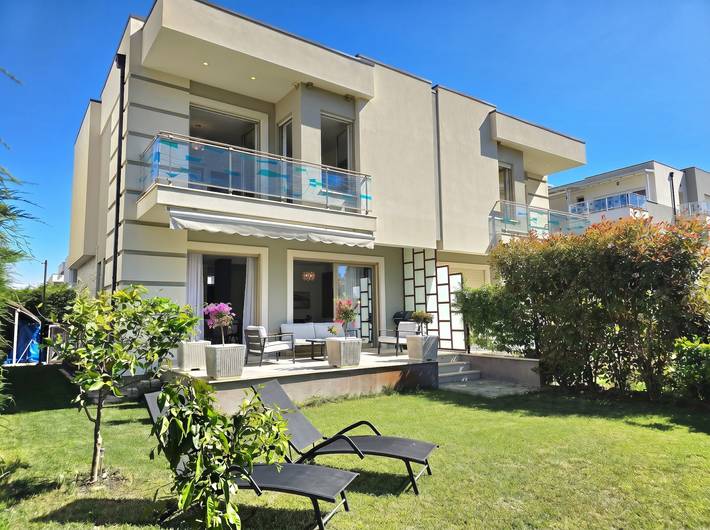Villa per 7 persone, con Balcone e Giardino in Albania
