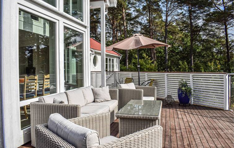 Ferienhaus für 8 Personen mit Terrasse in Arendal