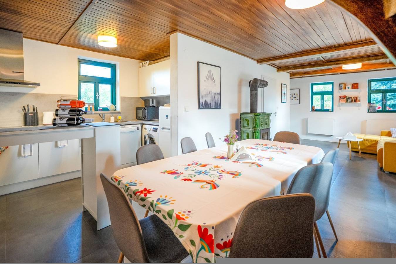 Ganze Wohnung, Ferienwohnung für 8 Personen mit Garten in Region Usti