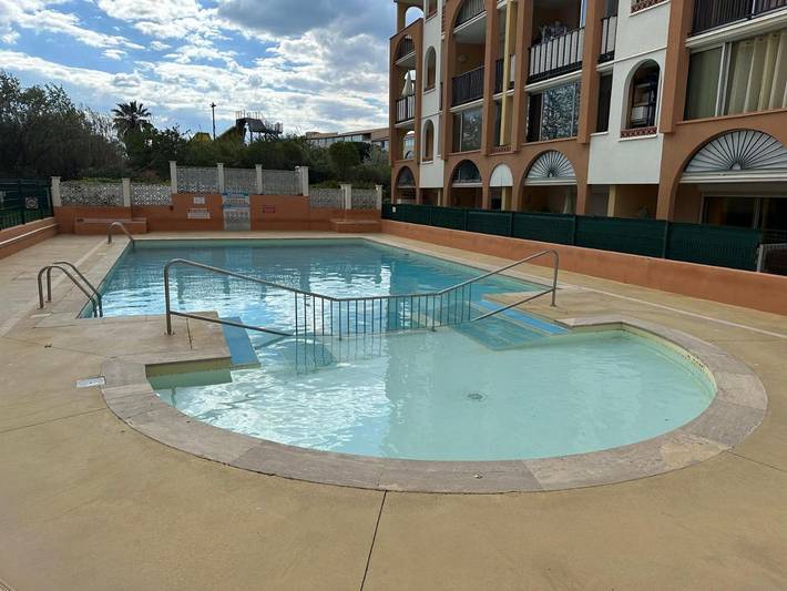 Appartement de vacances pour 4 personnes, avec balcon et piscine