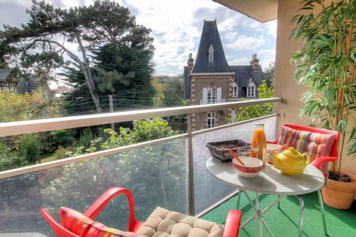 Gîte pour 2 personnes, avec balcon, animaux acceptés dans Saint-Énogat