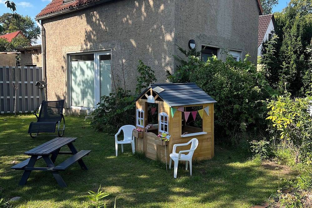 Gemütliches Ferienhaus auf 2 Etagen. Nur 3 Minuten zum Neuklostersee in Neukloster, Nordwestmecklenburg (Wismar und Umgebung)