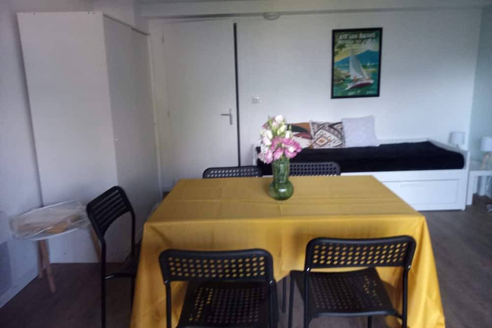 Appartement entier, Studio 2 personnes,\"La dent du chat\"3*accès au lac à pied in Tresserve, Région de Chambéry