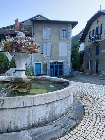 Gîte pour 8 personnes, avec terrasse à Barraux