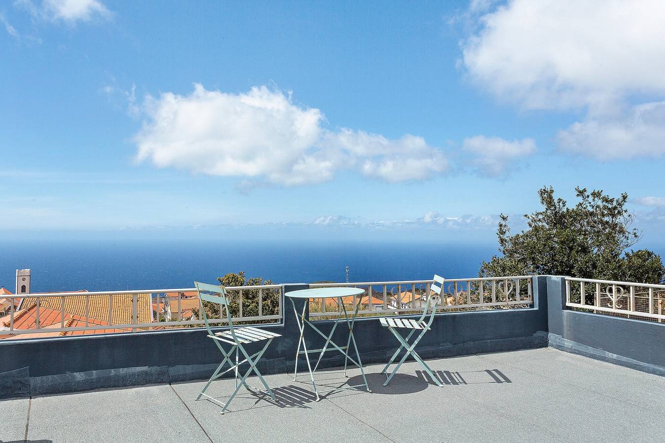 Entire apartment, Casa Pereira 2: Perfect for Relaxing and Enjoying Beautiful Sunsets in Ponta do Pargo, Madeira
