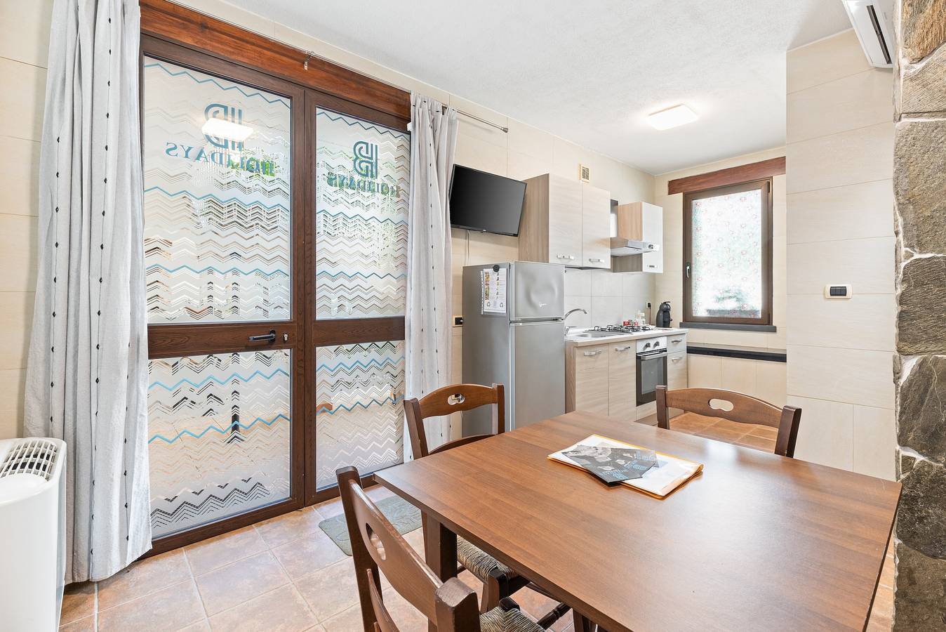 Entire apartment, Apartment '2' with Shared Garden, Wi-Fi and Air Conditioning in Cabras, Stagno di Càbras