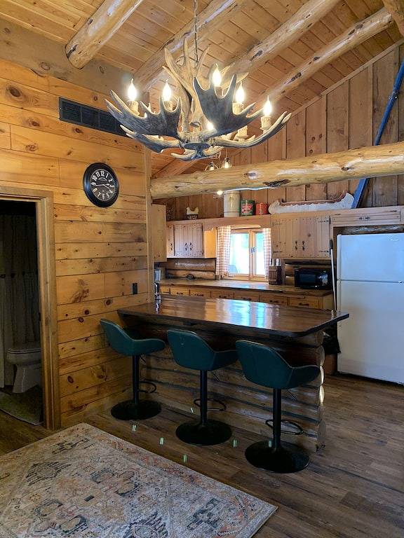 Charming Log Cabin with dock space for your boat on Crosslake in Crosslake, Crow Wing County