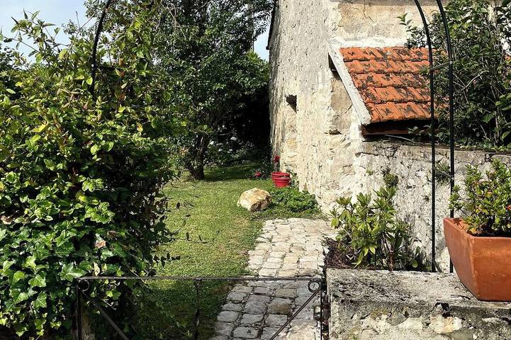 Gîte pour 4 personnes, avec jardin et terrasse dans l' Aisne