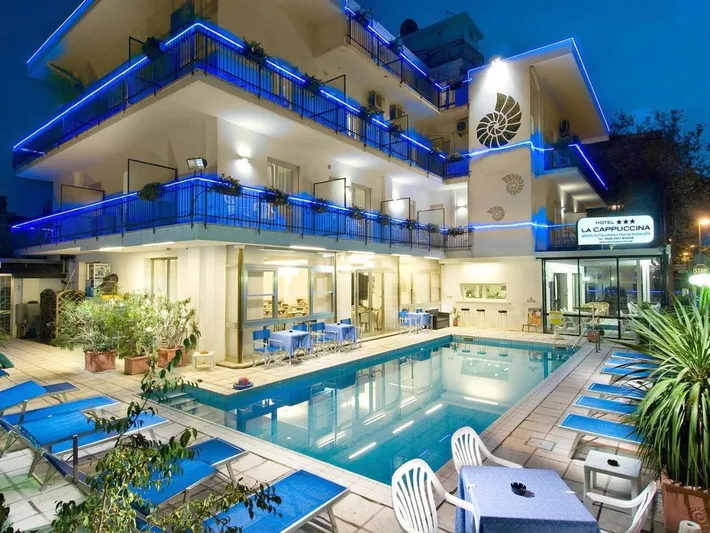 Hotel per 3 persone, con piscina e terrazza - 1