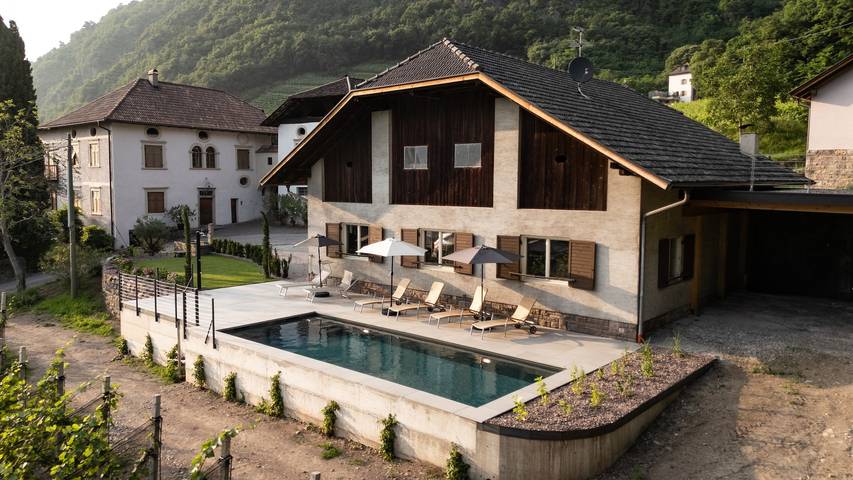 Ferienwohnung für 5 Personen, mit Balkon und Garten in Terlan