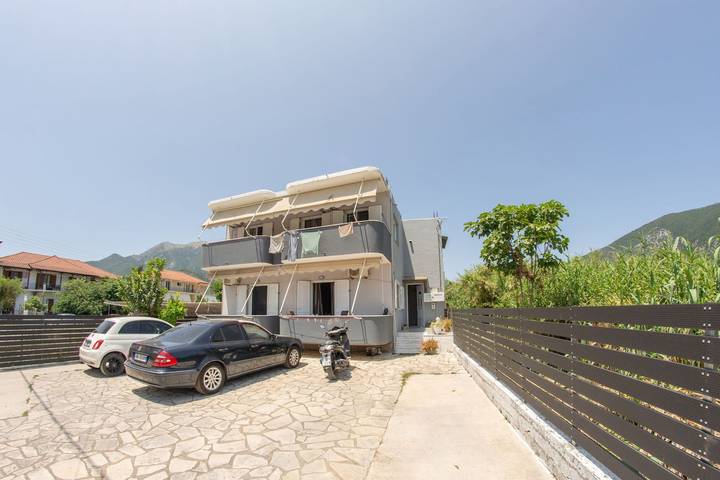 Ferienwohnung für 4 Personen, mit Balkon und Terrasse sowie Garten