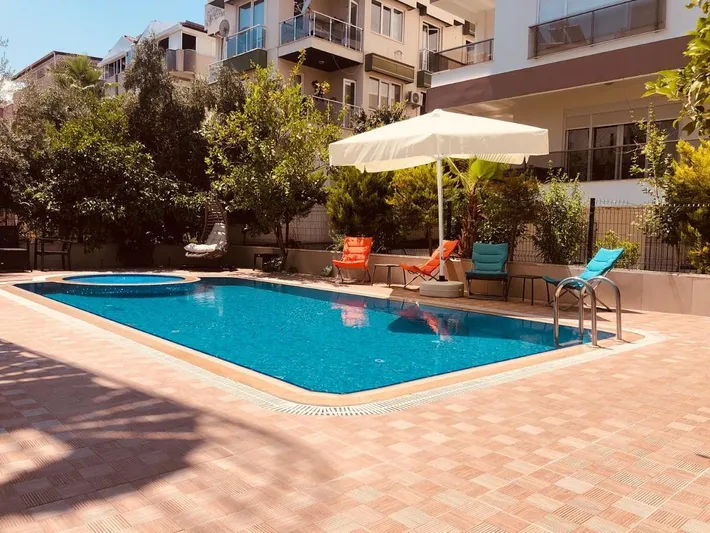 Apartmenthotel für 3 Personen, mit Pool und Garten - 1