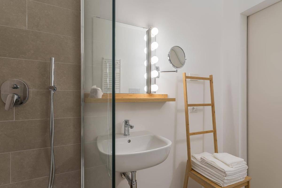 Insula Felix - Habitación Deluxe con 1 cama doble o 2 individuales in Moniga del Garda, Montañas Garda