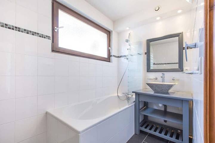 Gîte pour 6 personnes, avec terrasse et balcon/terrasse, animaux acceptés dans Office De Tourisme De Combloux - 4