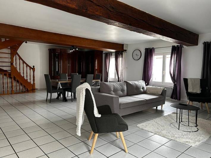 Gîte pour 8 personnes, avec balcon à Dun-le-Palestel
