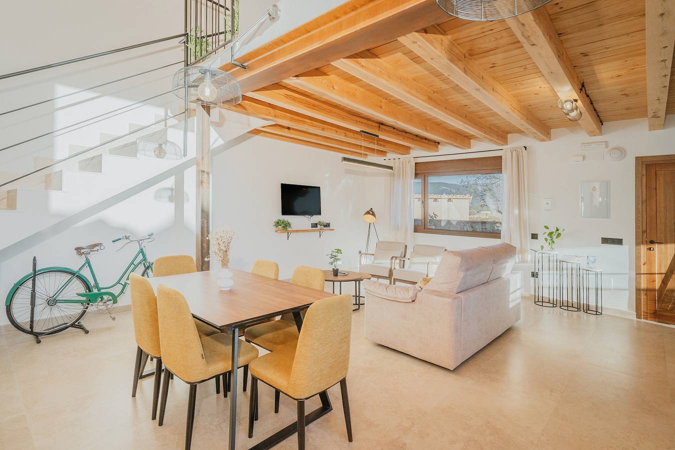 Entire apartment, Apartment 'Acebos' with Mountain View, Wi-Fi and Air Conditioning in La Cuesta (Segovia), Turégano