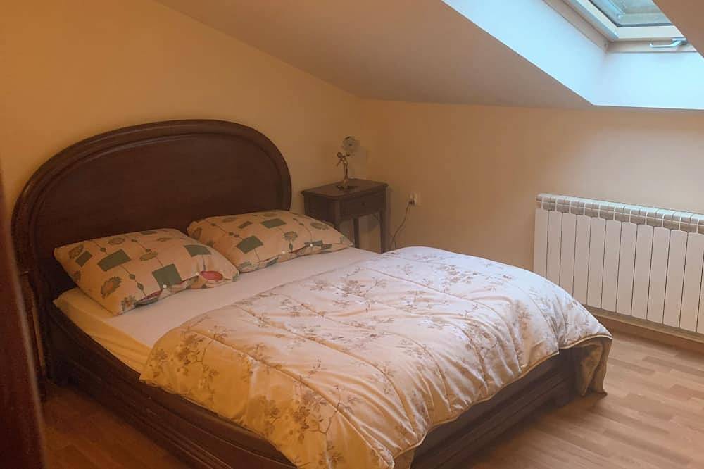 Forest house in Poland near the lakes. As a couple, with family or friends in Großpolen