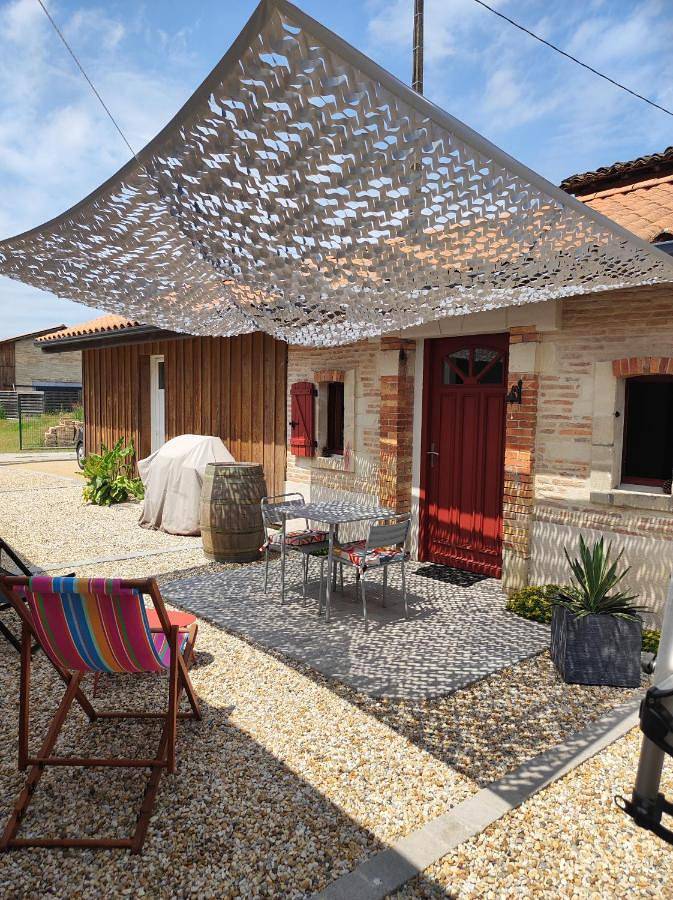 Gîte pour 2 personnes, avec jardin à Belin-Béliet