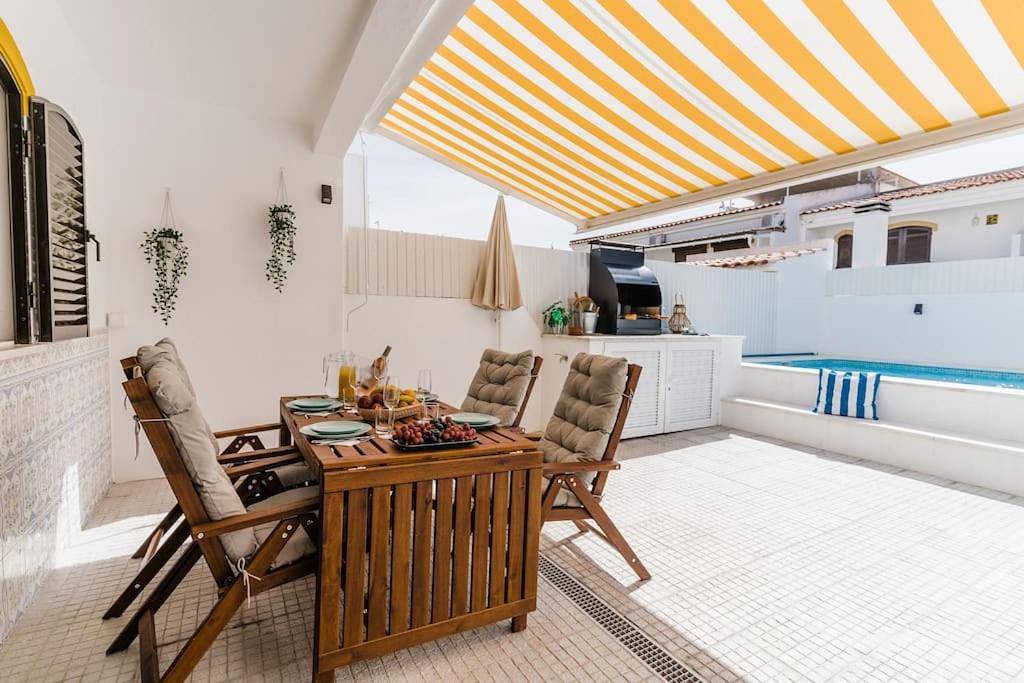 Staysalty - Resort Style Family Beach House with Pool in Altura, Distrito de Faro
